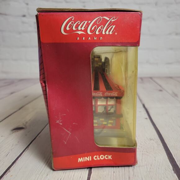 2003 Coca Cola Mini Clock Diner with people drinking coke inside NEW in box - Picture 9 of 12